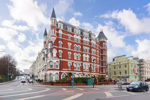 Apartment 32, Central Apartments, Douglas