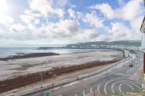 2 bedroom apartment for sale, Apartment 32, Central Apartments, Douglas