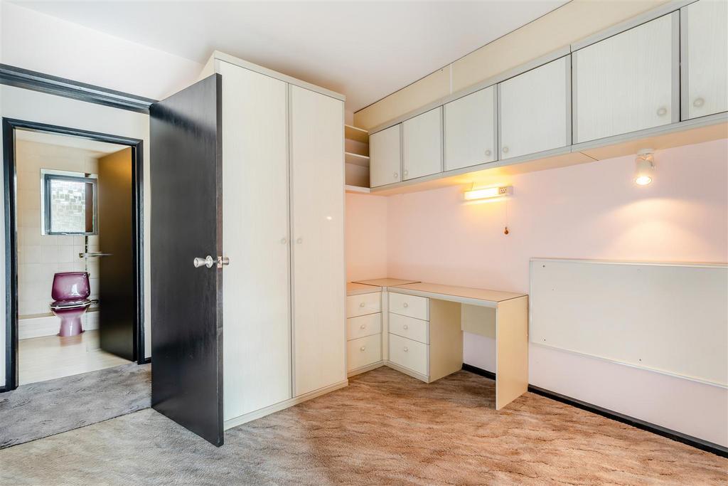 8666455-interior30.jpg