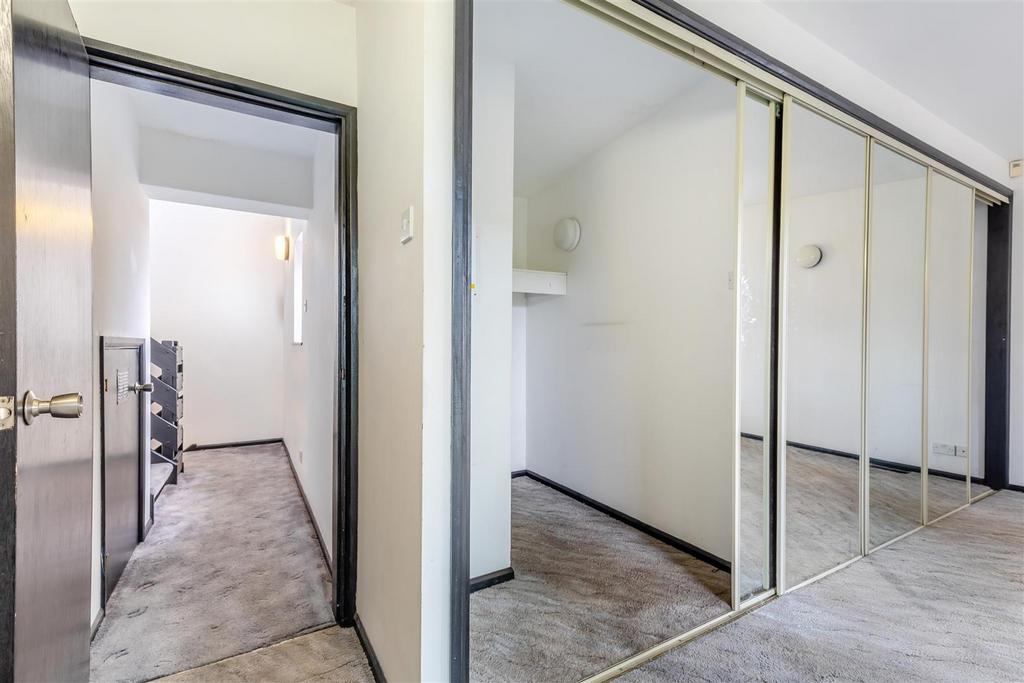 8666455-interior16.jpg