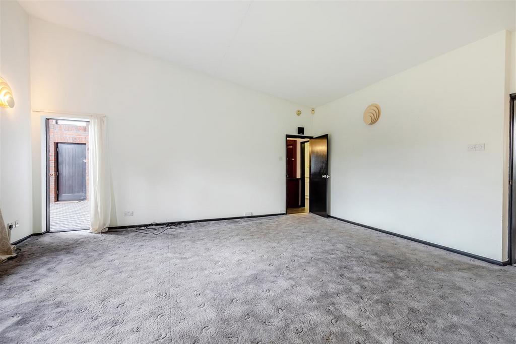 8666455-interior08.jpg
