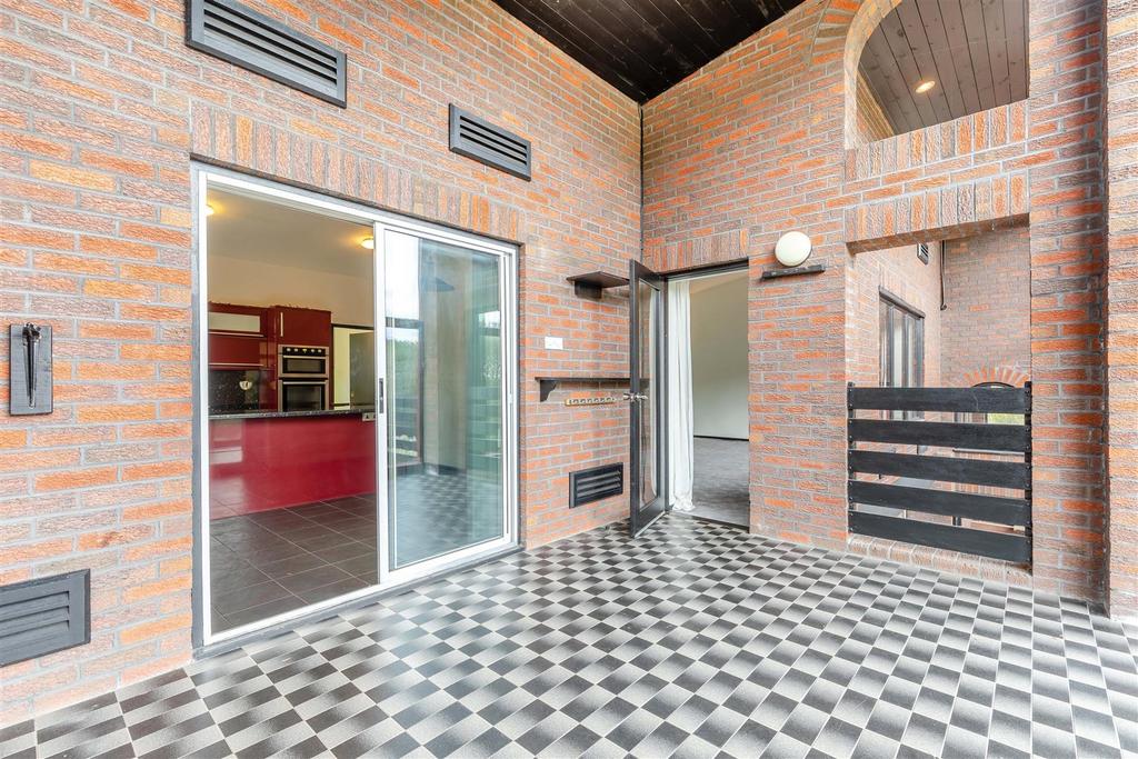 8666455-interior03.jpg