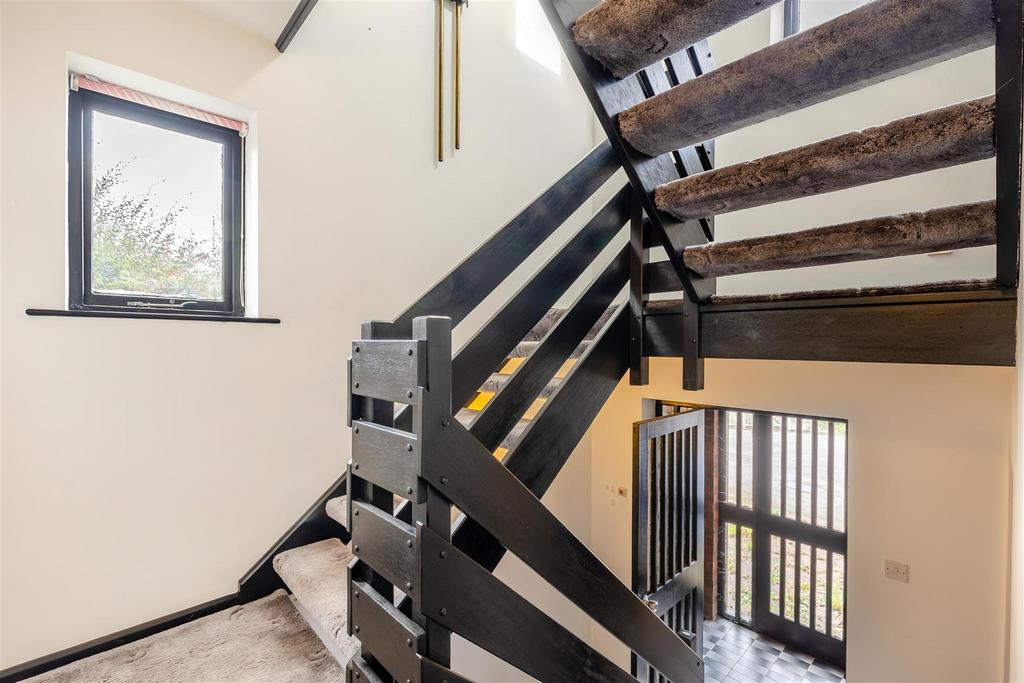 8666455-interior31.jpg