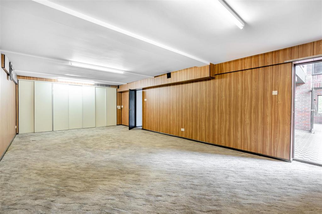 8666455-interior20.jpg