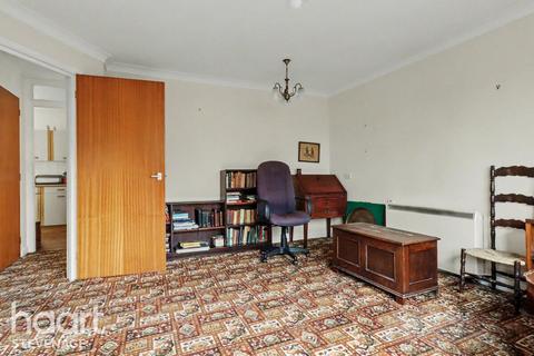 2 bedroom retirement property for sale, The Lawns, Stevenage