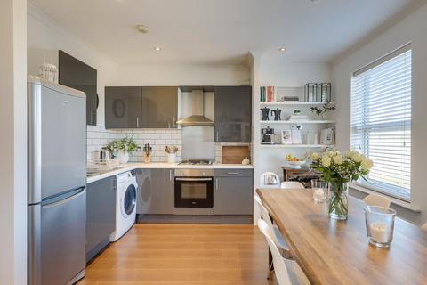 2 bedroom flat for sale, Hither Green Lane, Hither Green, SE13