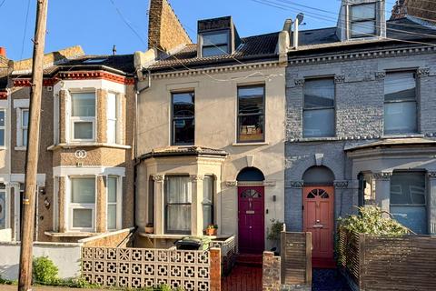 4 bedroom terraced house for sale, Knowles Hill Crescent, Hither Green, SE13
