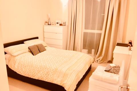 1 bedroom flat to rent, St. Johns Road, Isleworth TW7