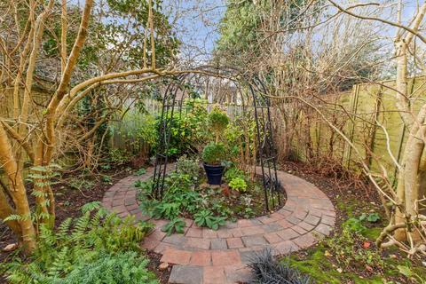 undefined, Bell Close, Beaconsfield, Buckinghamshire, HP9 1AT