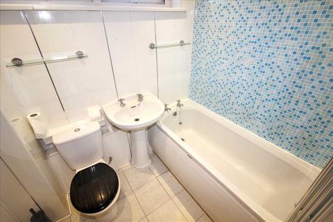 3 bedroom terraced house to rent, Doxford Place, Hall Close Glade, Cramlington