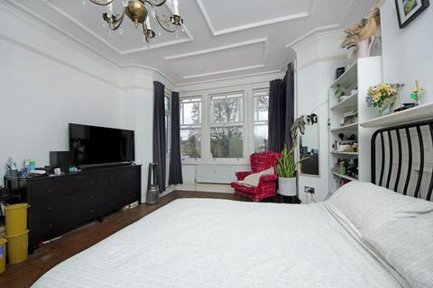 3 bedroom flat for sale, Ealing Common, W5