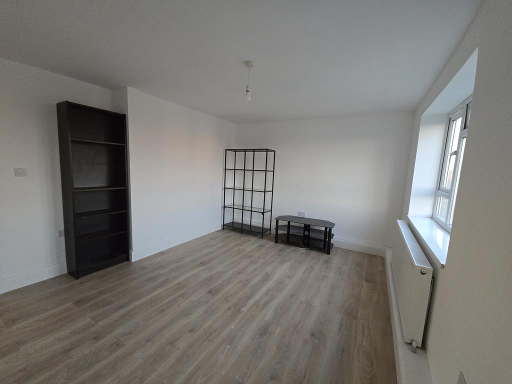 Lounge - Large and bright living room offering ge