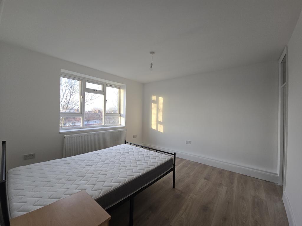 Bedroom 2 - Spacious double bedroom with built-in