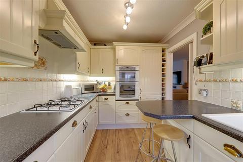 3 bedroom semi-detached house for sale, Hurston Close, Worthing