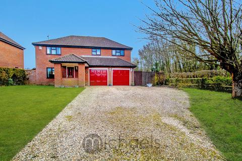 4 bedroom detached house to rent - Chanterelle, Highwoods, Colchester