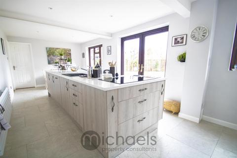 4 bedroom detached house to rent, Chanterelle, Highwoods, Colchester