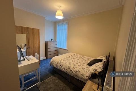 1 bedroom in a house share to rent, Evered Avenue, Liverpool, L9