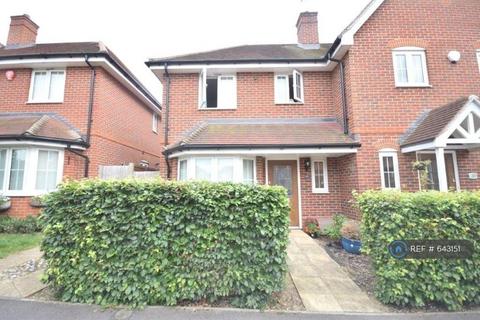 3 bedroom semi-detached house to rent, Blackberry Gardens, Winnersh, Wokingham, RG41