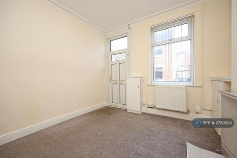 2 bedroom terraced house to rent, Stubbs Gate, Newcastle-Under-Lyme, ST5