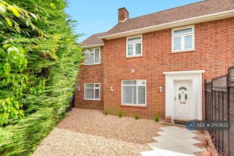 3 bedroom semi-detached house to rent, Home Meadow, Farnham Royal, Farnham Common, Slough, SL2