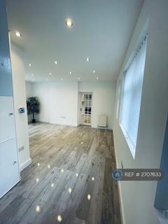 3 bedroom semi-detached house to rent, Home Meadow, Farnham Royal, Farnham Common, Slough, SL2