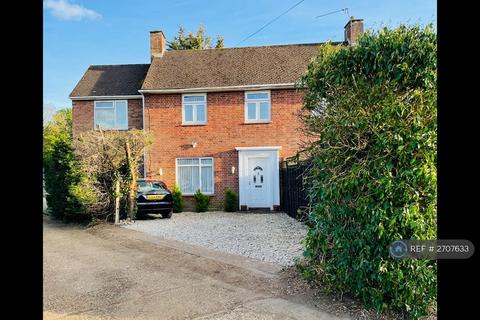 3 bedroom semi-detached house to rent, Home Meadow, Farnham Royal, SL2