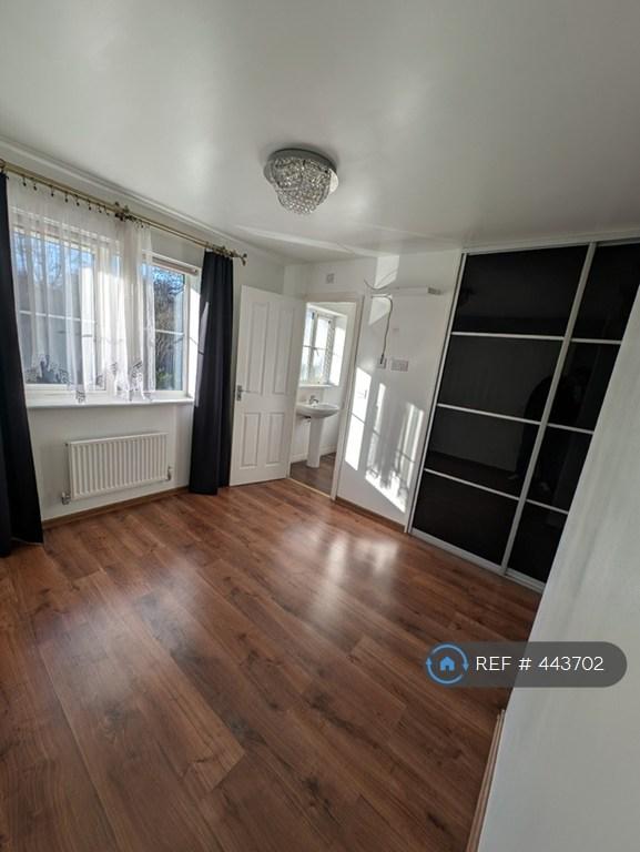 Ensuite Room 02