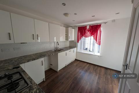 3 bedroom end of terrace house to rent, Dorrit Place, Rugby, CV21