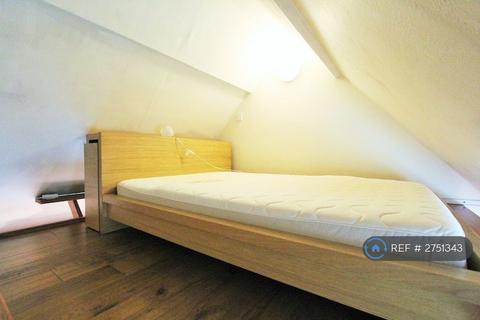 undefined, Capstan Way, London, SE16