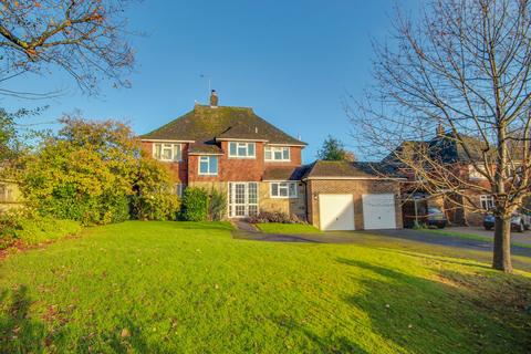 4 bedroom detached house for sale, Hillside Walk, Haywards Heath, RH16