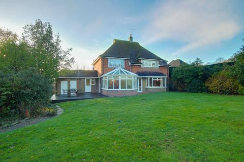 4 bedroom detached house for sale, Hillside Walk, Haywards Heath, RH16