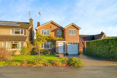 4 bedroom detached house for sale, Penland Road, Haywards Heath, RH16