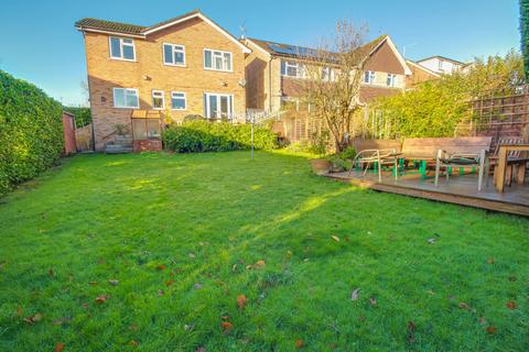 4 bedroom detached house for sale, Penland Road, Haywards Heath, RH16