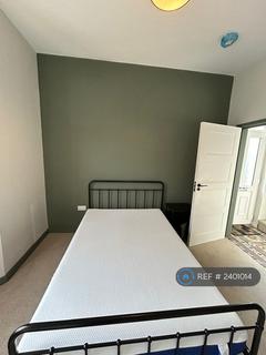 1 bedroom in a house share to rent, Carlisle Street, Cardiff, CF24