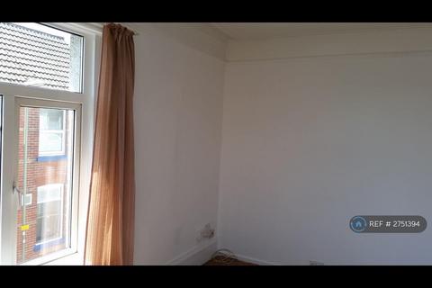 1 bedroom flat to rent, Brockhurst Road, Gosport, PO12
