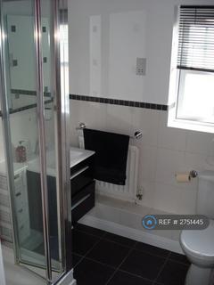 2 bedroom flat to rent, Seaton Square, London, NW7