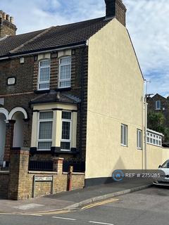 3 bedroom end of terrace house to rent, Mill Road, Rochester, ME2
