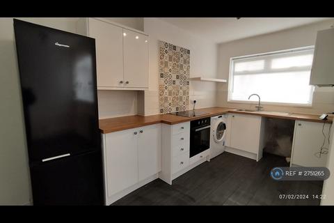 2 bedroom semi-detached house to rent, Lines Road, Droylsden, Manchester, M43