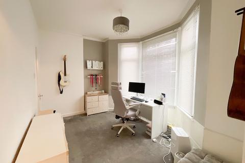 2 bedroom flat for sale, Southend-on-Sea SS1