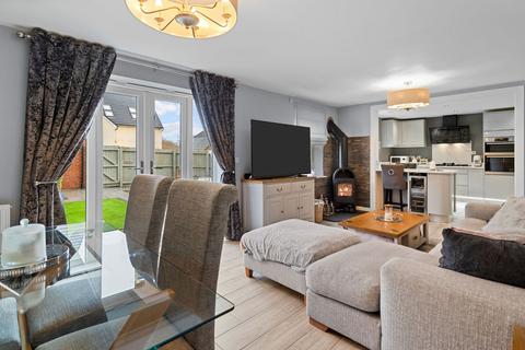 4 bedroom detached house for sale, Ffordd Bevan, Pontrhydyrun, NP44
