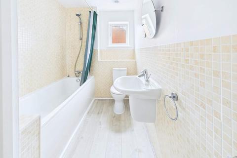 2 bedroom flat to rent, Ffordd Ty Unnos, Heath, Cardiff. CF14