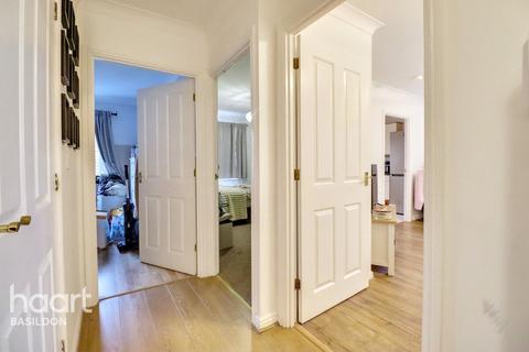 undefined, Walnut Close, Basildon