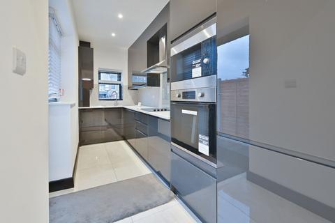 3 bedroom terraced house to rent, Stanmore Road, Watford, WD24
