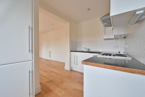 2 bedroom flat to rent, Clarendon Road, Watford, WD17