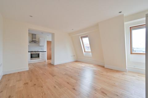 2 bedroom flat to rent, Clarendon Road, Watford, WD17