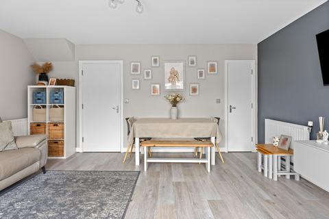 3 bedroom end of terrace house for sale, Breezehurst Drive, Crawley RH11