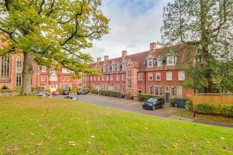 4 bedroom terraced house for sale, Bolnore Road, Haywards Heath, RH16