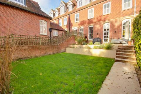 4 bedroom terraced house for sale, Bolnore Road, Haywards Heath, RH16