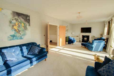 4 bedroom detached house for sale, Southern View, Haywards Heath, RH16