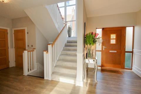 4 bedroom detached house for sale, Southern View, Haywards Heath, RH16